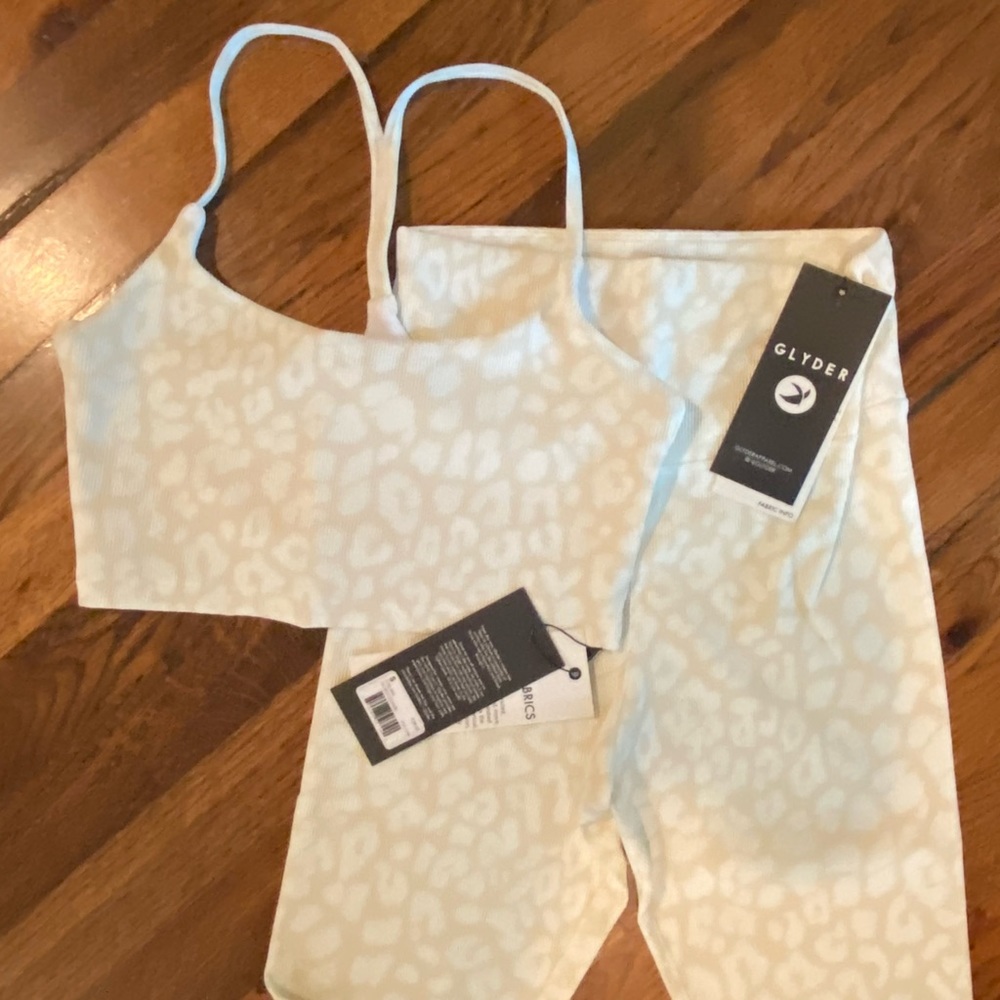 NEW W TAGS - Glyder Summer 2022 Leopard Legging & Bra Set